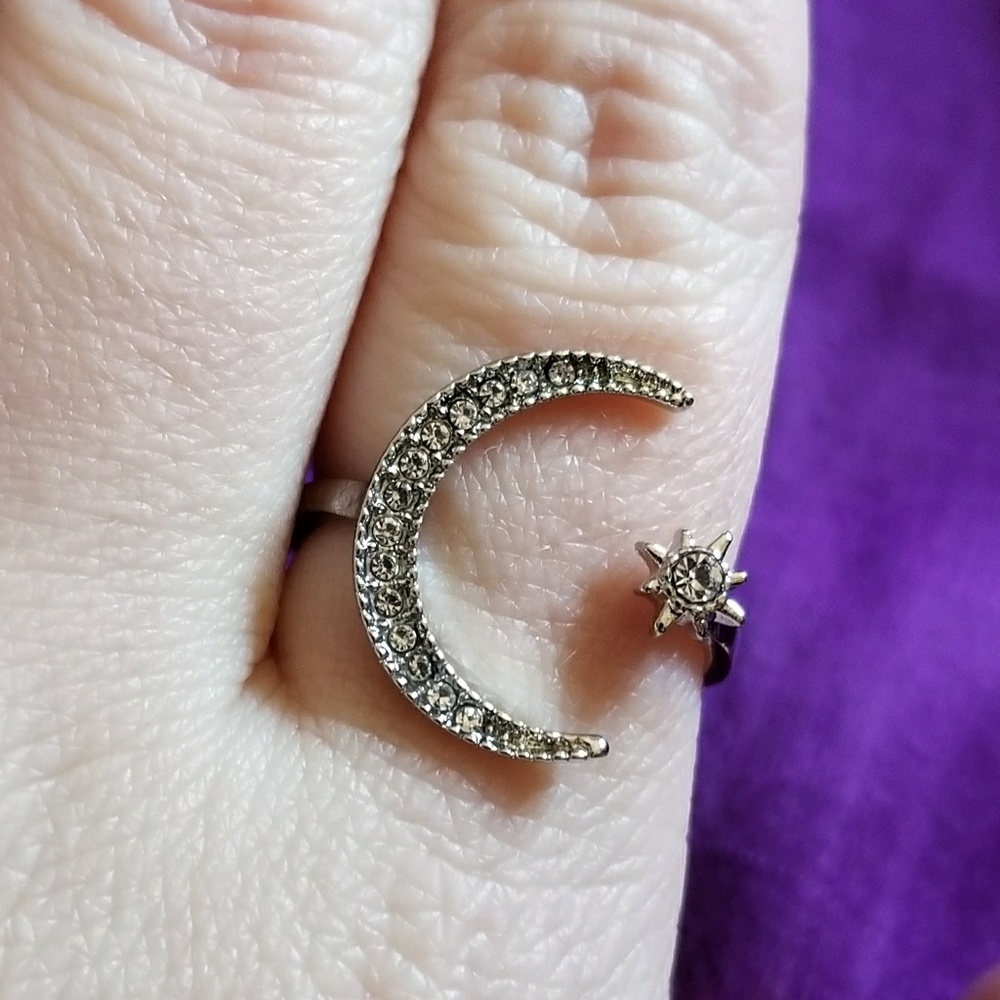 Relisted- rescent moon and star ring silver tone - Picture 2 of 6